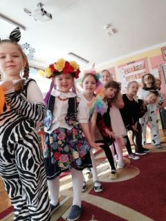 Miniatura zdjęcia: BAL KARNAWAŁOWY W PRZEDSZKOLU MIEJSKIM W KORSZACH14