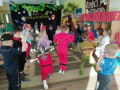 Miniatura zdjęcia: BAL KARNAWAŁOWY W PRZEDSZKOLU MIEJSKIM W KORSZACH16