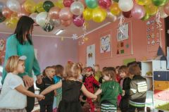 Miniatura zdjęcia: BAL KARNAWAŁOWY W PRZEDSZKOLU MIEJSKIM W KORSZACH19